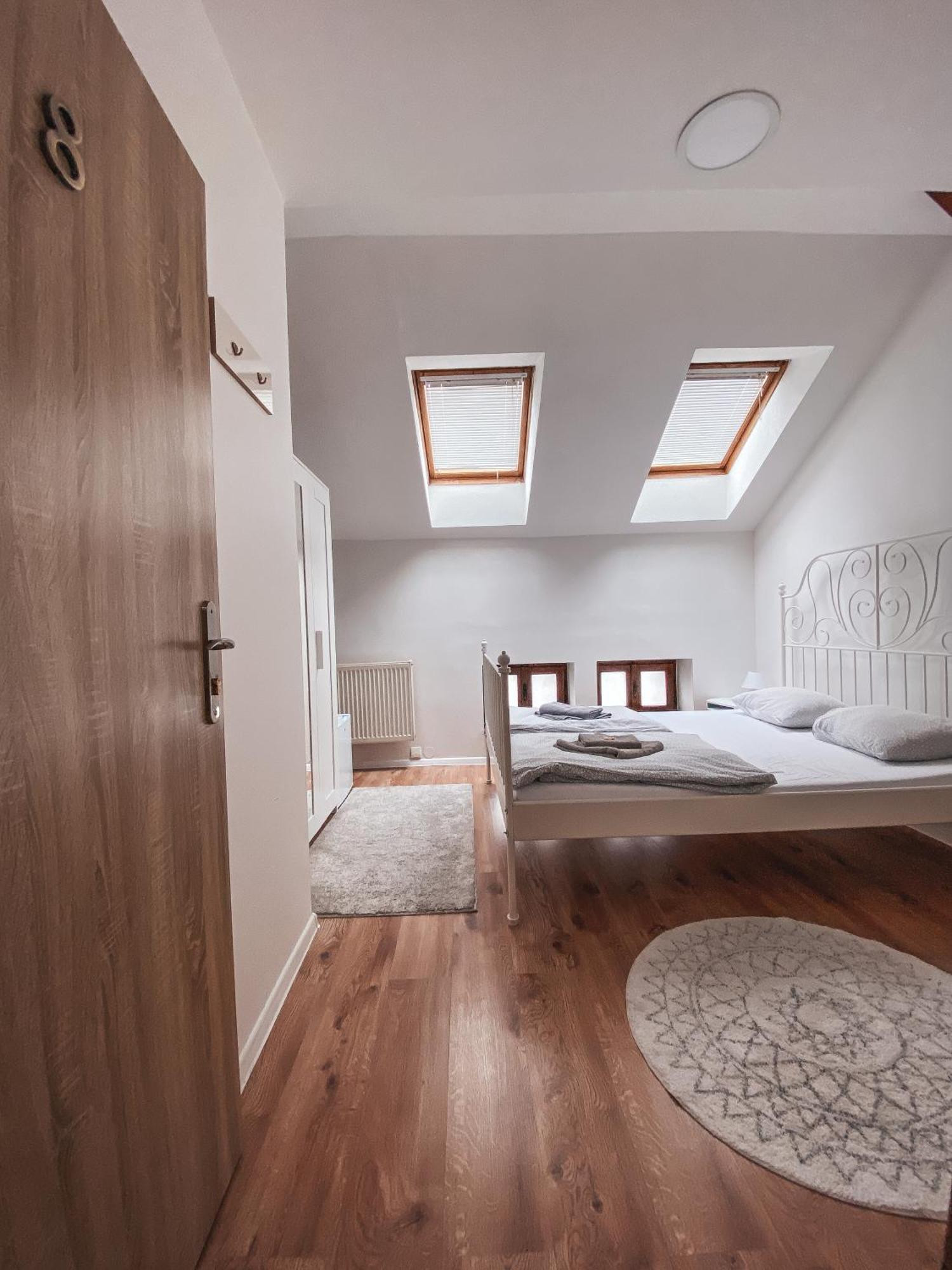 Blue Lotus Apartments Bratislava Exterior foto